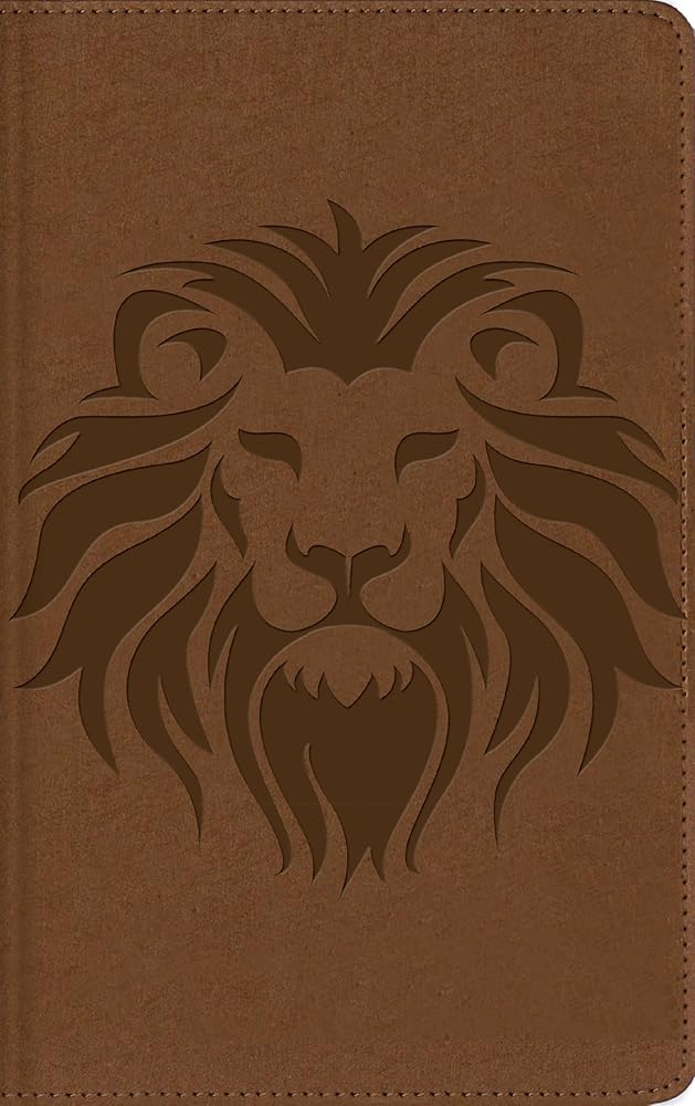 NBLA, Biblia visual de estudio para niños, León, Interior a cuatro colores, Leathersoft, Café, Comfort Print: Explora la Biblia: personajes, lugares e historia (Spanish Edition) cover image