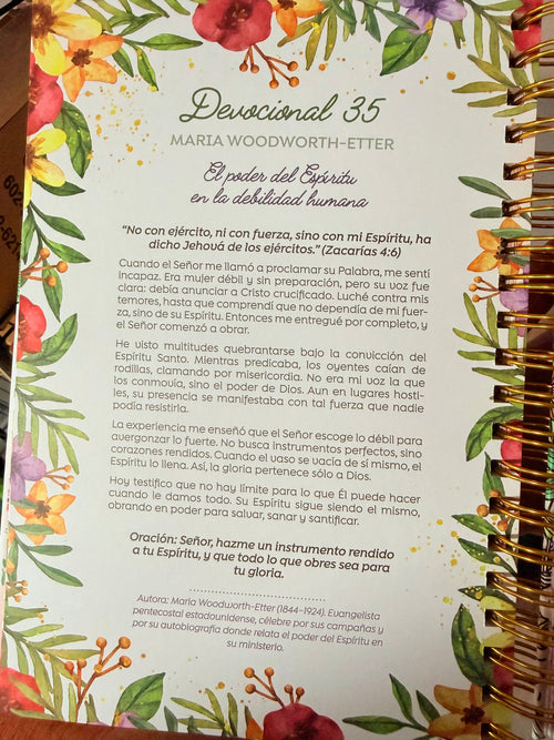 100 Devocionales de "Mujer a Mujer" (con ilustraciones para colorear)