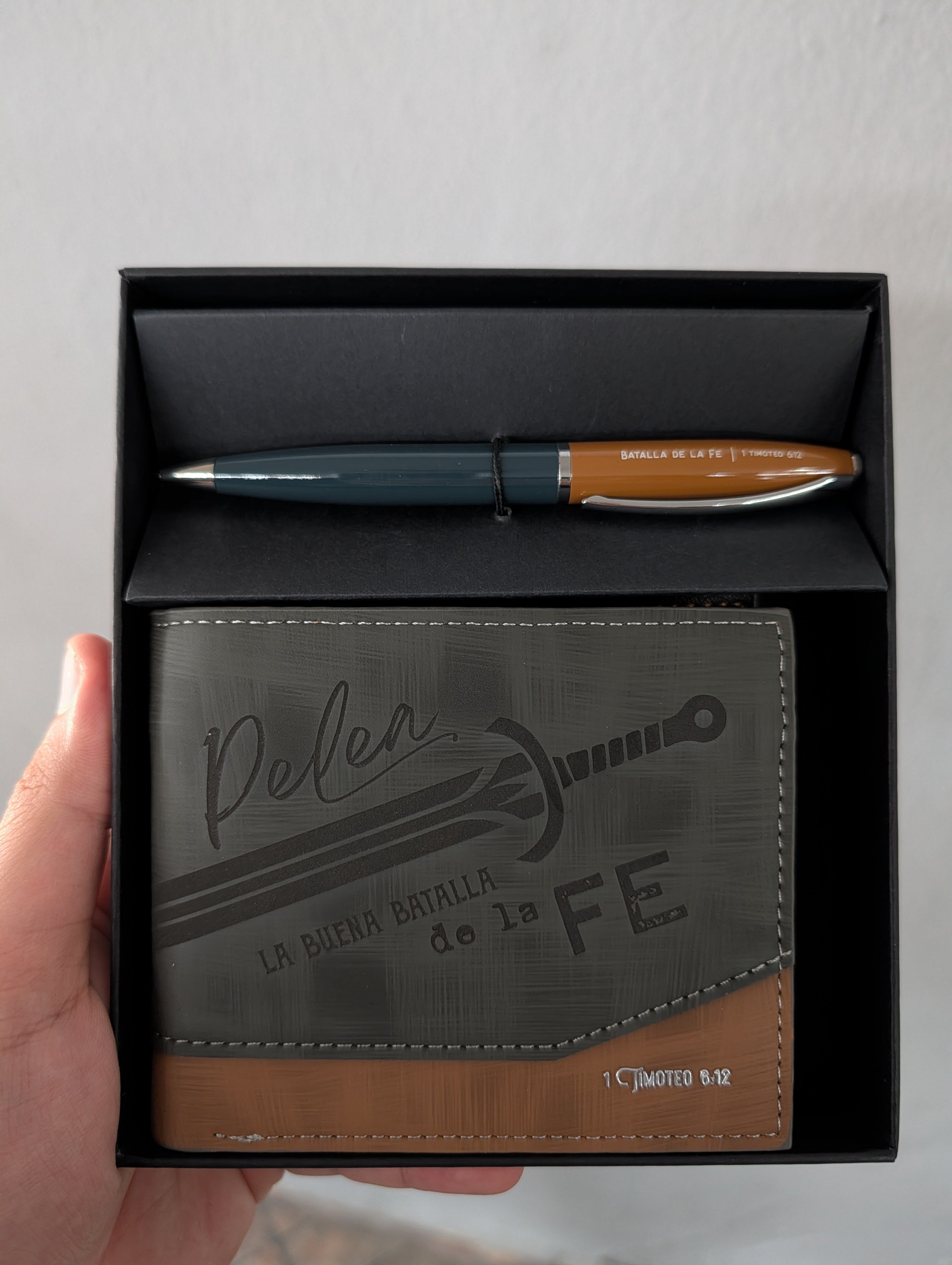 Set de Billetera y Bolígrafo Cristiano - Diseños de Fe